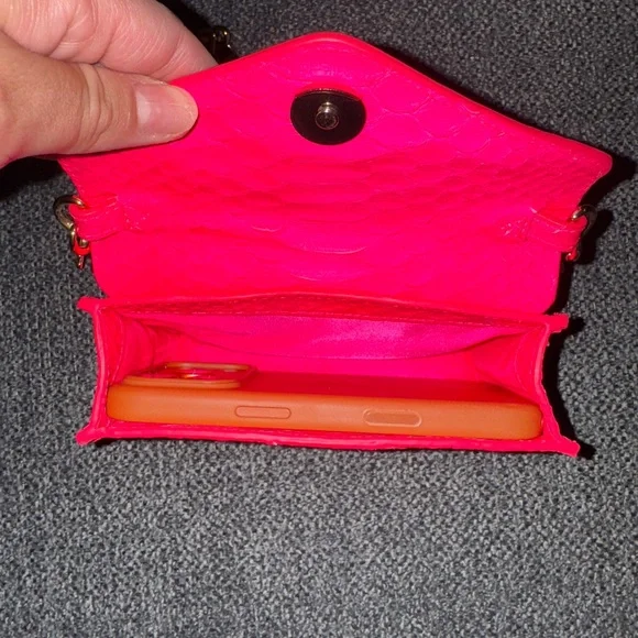 Tory Burch Hot Pink Crossbody Reptile Bag with Gold Chain - Picture 9 of 13